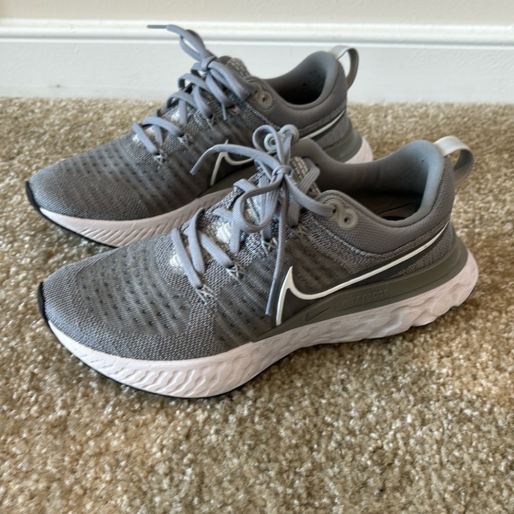 Nike React Running Shoes - Size 7.5 - Gray